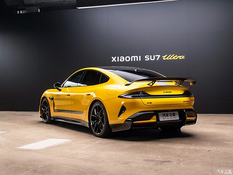 首款SUV小米YU7 6-7月上市!小米2025新车大爆料 销量目标30万辆