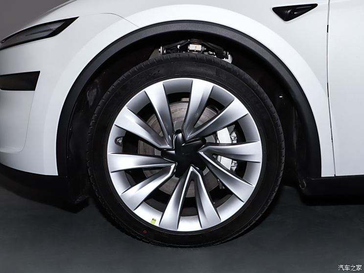 售26.35万起 新款特斯拉Model Y实车首发 将于3月开启交付