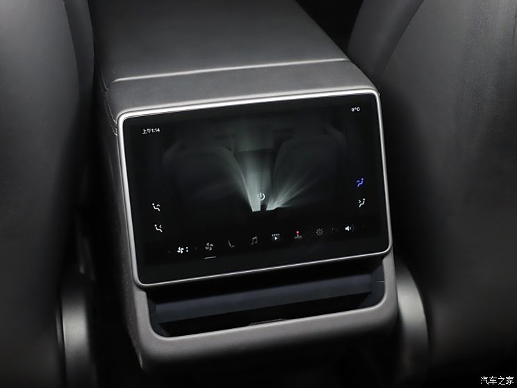 售26.35万起 新款特斯拉Model Y实车首发 将于3月开启交付