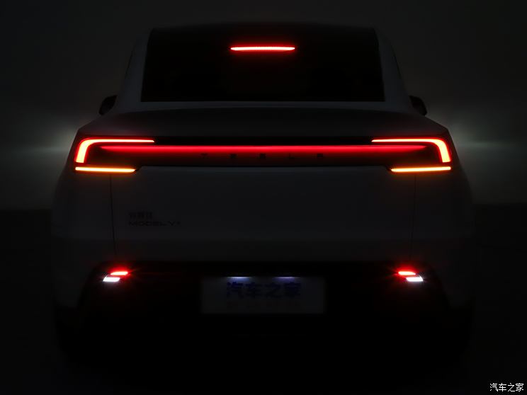 售26.35万起 新款特斯拉Model Y实车首发 将于3月开启交付