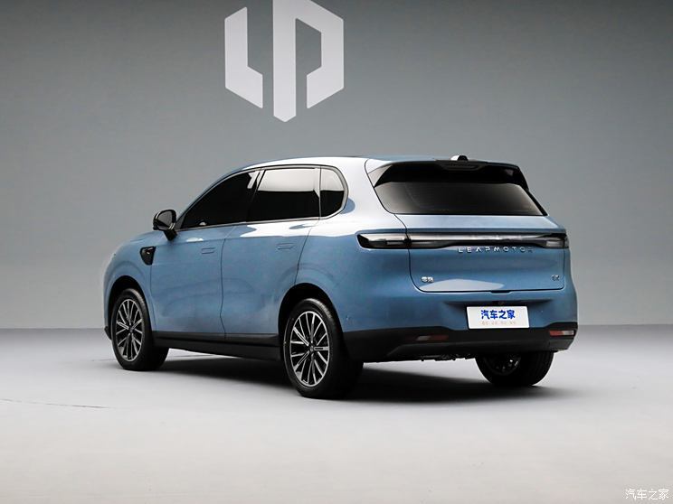 零跑B10/B01领衔 将发布全新D系列 零跑汽车2025新车大爆料