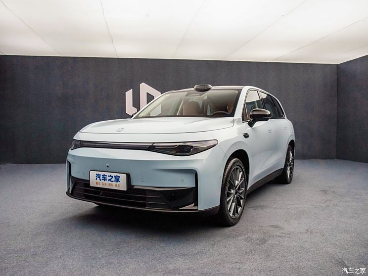 零跑B10/B01领衔 将发布全新D系列 零跑汽车2025新车大爆料