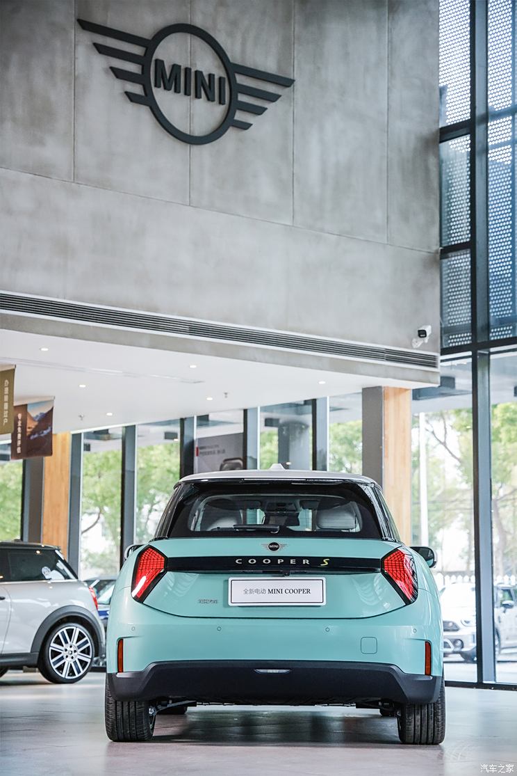 售20.08万/限量52台 电动MINI COOPER推出春日于海限定配色