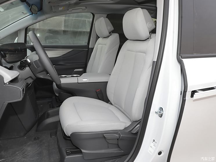 解读低配车 售价26.99万元的全新GL8 ES陆尊配置有多低?解读低配车 售价26.99万元的全新GL8 ES陆尊配置有多低?