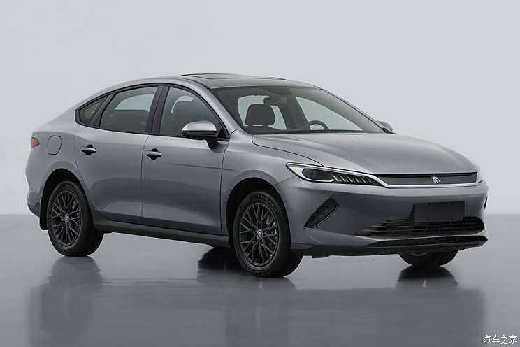 新款比亚迪秦PLUS DM-i/EV智驾版正式上市 售7.98万起 配高阶智驾