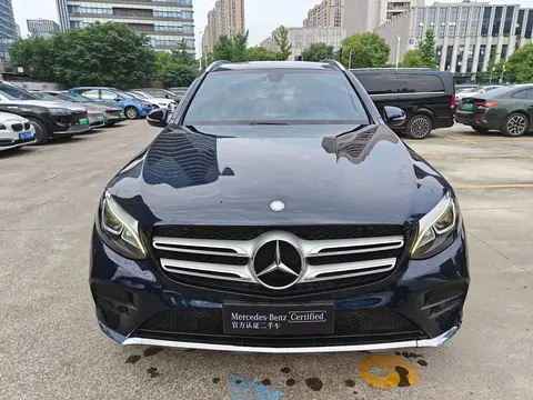 十年老友价，12万喜提蓝色奔驰GLC，这波不亏？