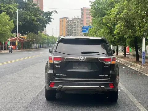 11万多拿下四驱汉兰达，2.0T家用SUV的靠谱之选