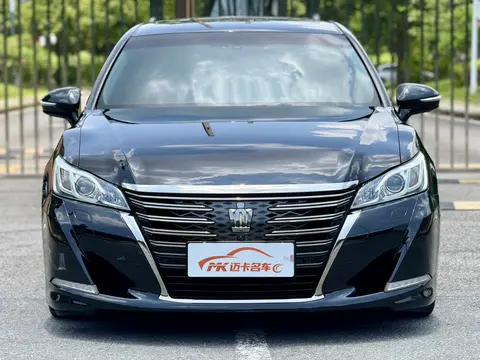 14万多拿下二手丰田皇冠，2.0T+8AT，宜商宜家好选择