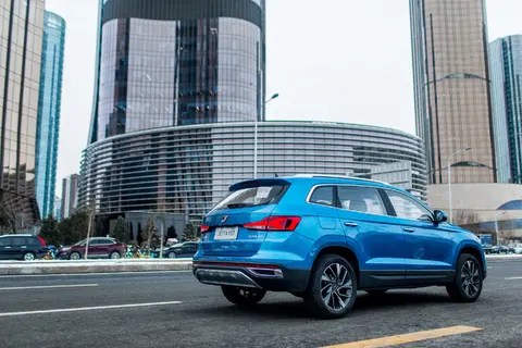 “同室操戈”？捷达VS8和VS7高重合度，新能源缺席令捷达无所适从